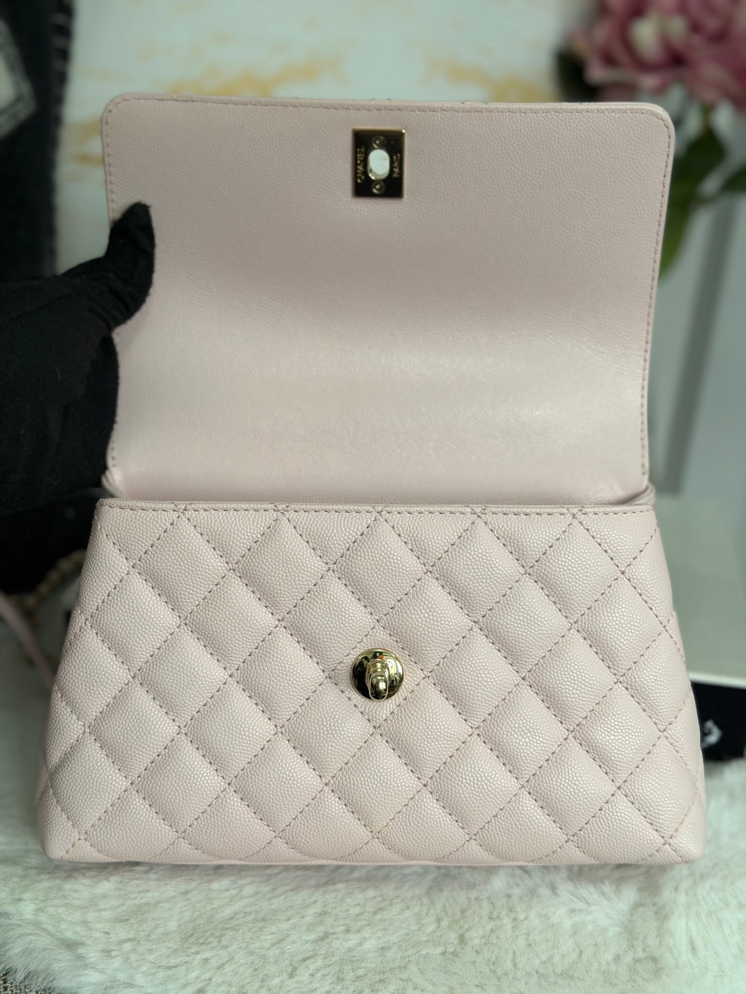 CHANEL 22P Sakura Pink Caviar LGHW Coco Handle Flap Bag with detachable strap 2022 size SMALL