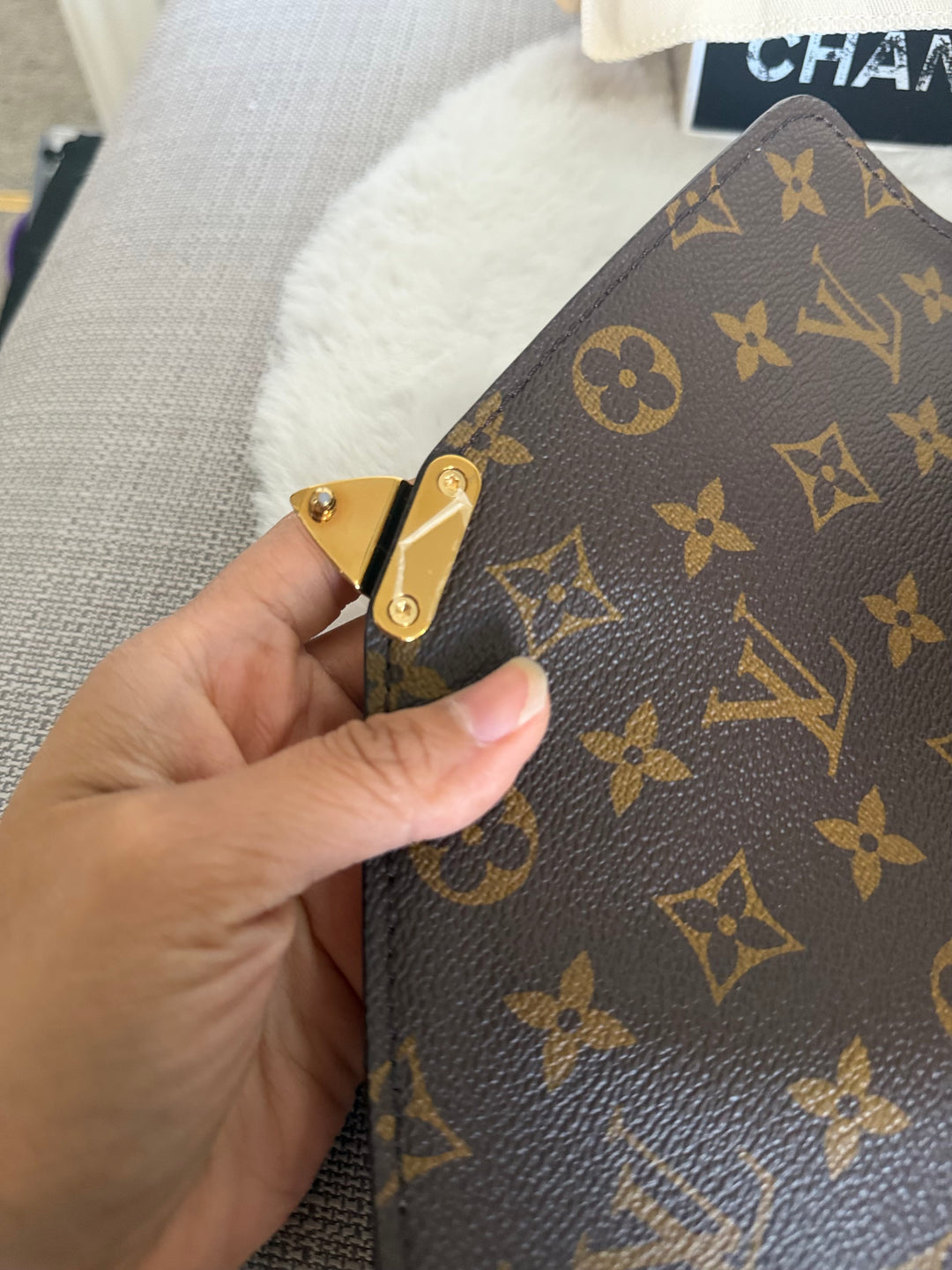 LOUIS VUITTON LV Pochette Metis Monogram Bag 2024