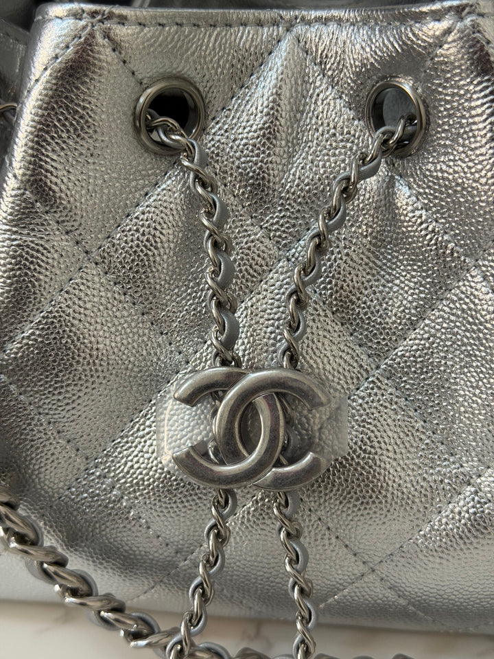 CHANEL 26C Silver Caviar shiny SHW Mini 25 Hobo Bag