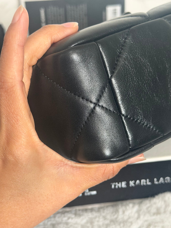 CHANEL 22P So Black 19 Black Lambskin Flap Bag size Small 2022