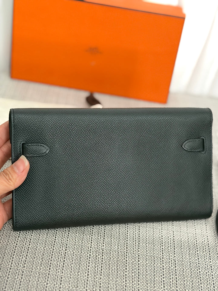 HERMES Noir Black Epsom Leather GHW Kelly To Go Stamp Z 2021