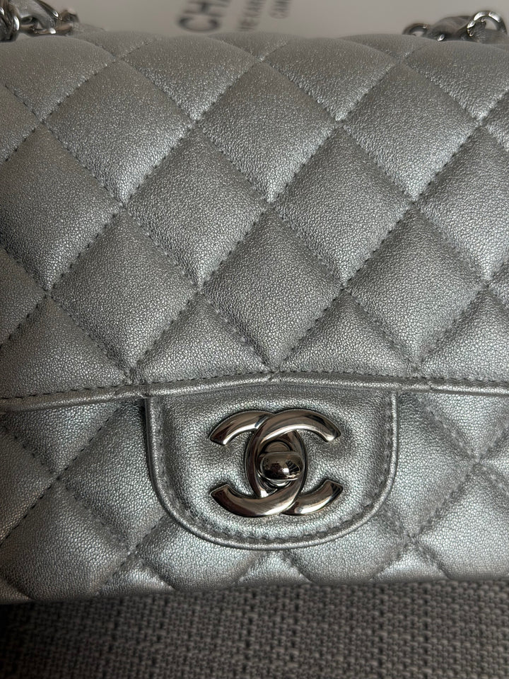 CHANEL Metallic Silver Lambskin SHW Square Mini Flap Bag 2021 21P collection series 31