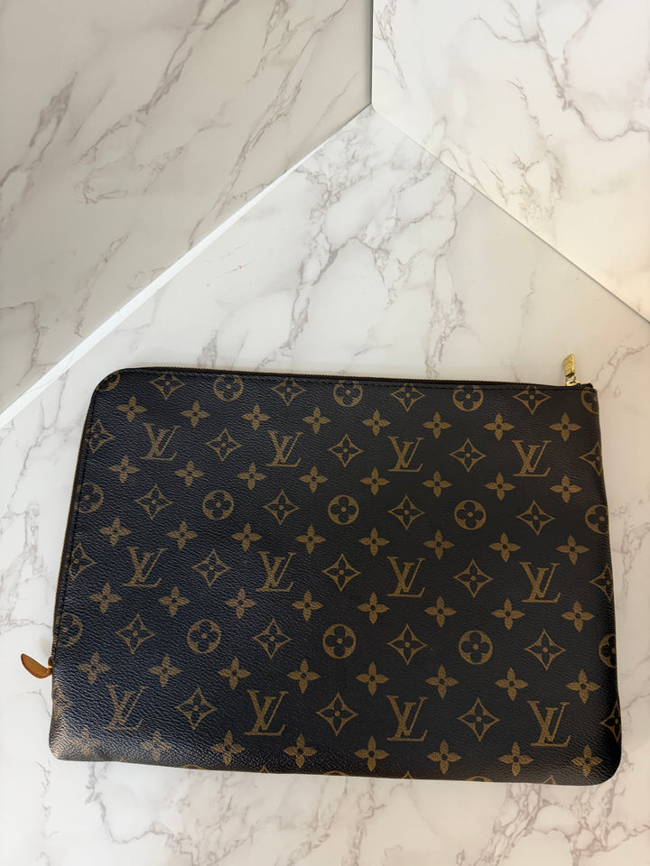 LOUIS VUITTON LV Monogram Canvas Laptop Case fits 13 inches screen