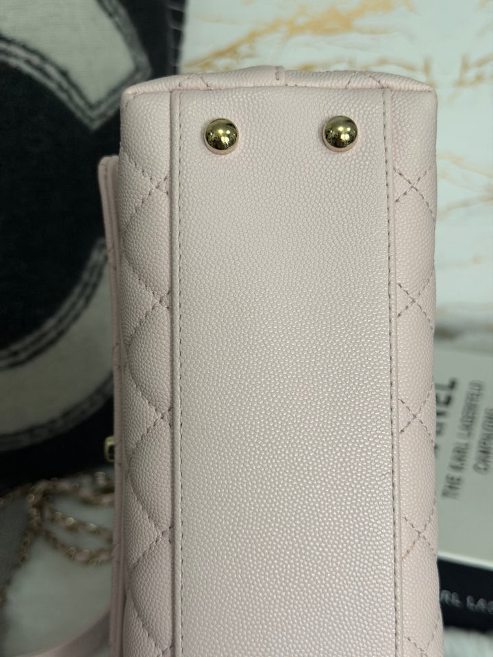 CHANEL 22P Sakura Pink Caviar LGHW Coco Handle Flap Bag with detachable strap 2022 size SMALL
