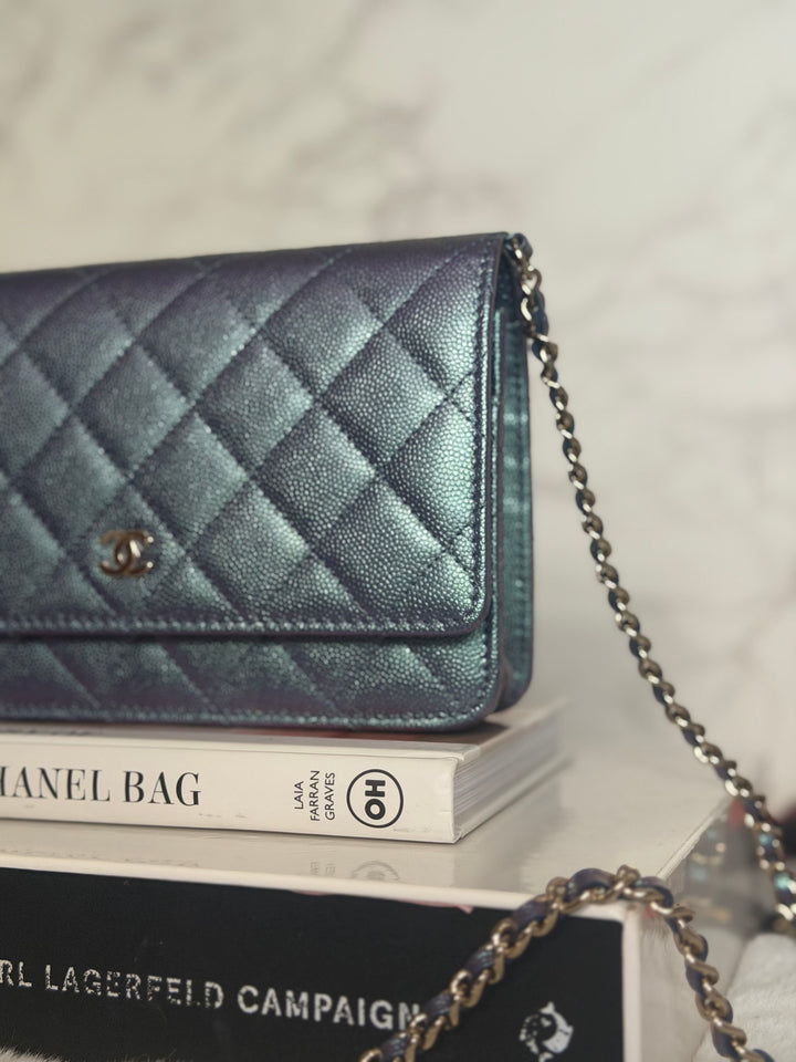 CHANEL 22P Iridescent Purple Caviar LGHW 2022 Classic Wallet On Chain (WOC)