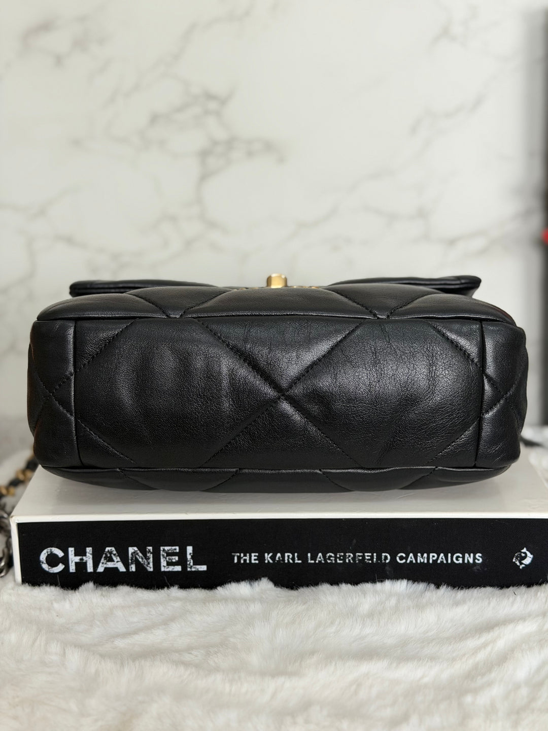 CHANEL series 31 Black Lambskin Mixed HW 19 Flap Bag size SMALL