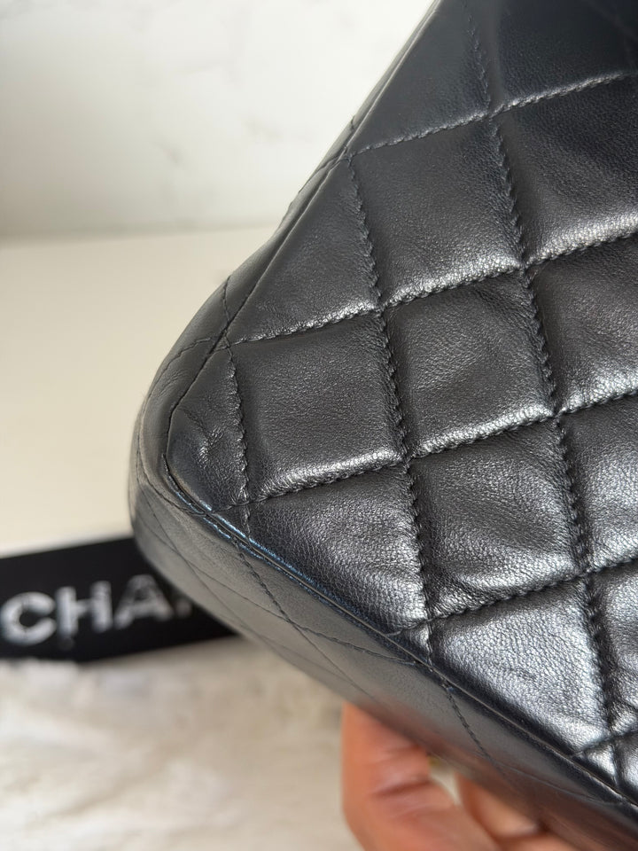 CHANEL series 6 Black Lambskin 24K GHW Vintage Medium ML Timeless Classic Double Flap Bag circa 2000-2002