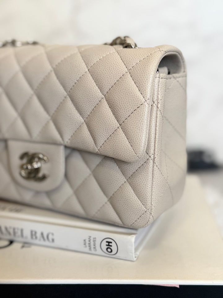 CHANEL 18B series 26 Ivory Caviar SHW Mini Rectangular Flap Bag 2018