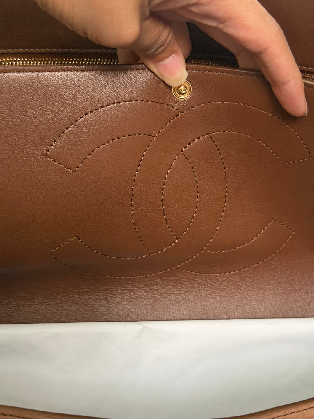 CHANEL 26A Métiers d’art Collection Camel Suede Leather LGHW Maxi 32 cms Flap Bag Matthieu Blazy 2026