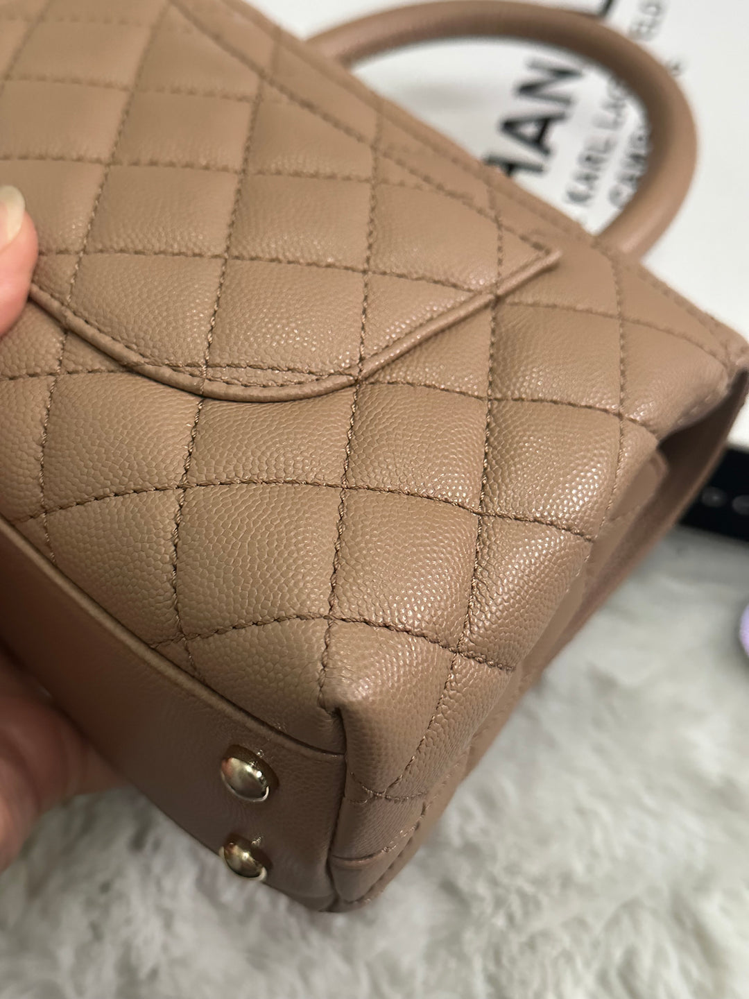 Chanel 22K Pre Fall/Winter 2022 Dark Beige Caviar LGHW Coco Handle Size Small with detachable strap