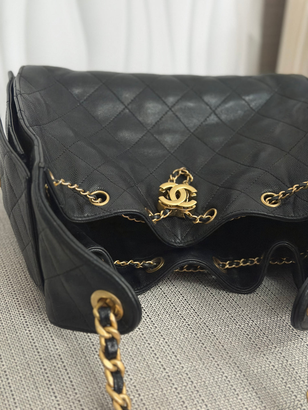 CHANEL 25 Black Caviar Aged GHW Hobo Bag size SMALL