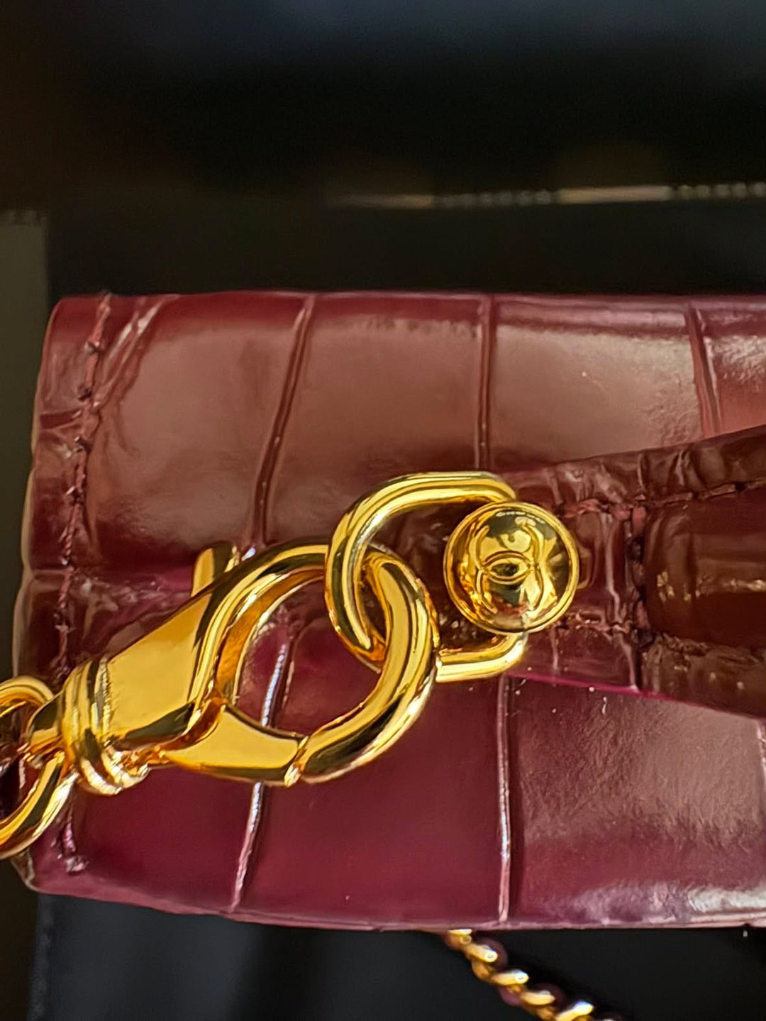 CHANEL 26B Burgundy Calf Skin Croc Embossed LGHW LP Long Vanity with detachable chain size SMALL 19 cms 2026