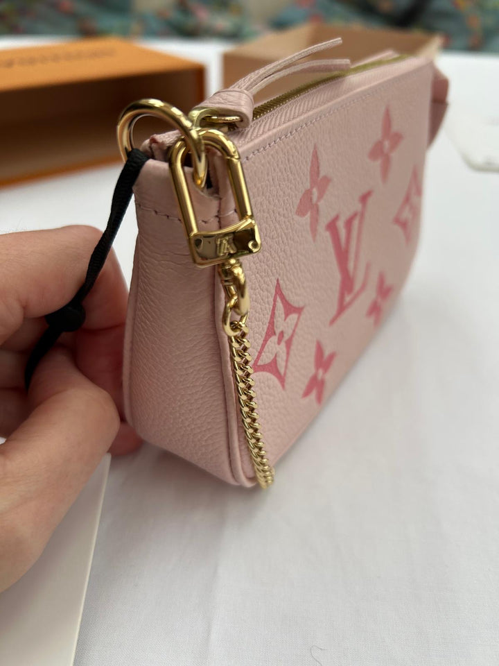 LOUIS VUITTON Pink Mini Pochette 2021
