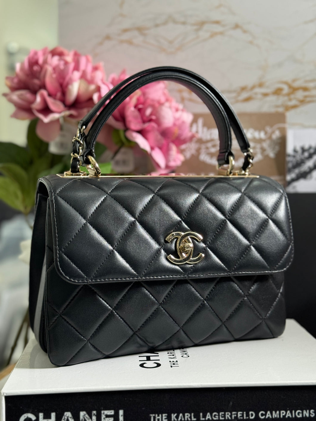Chanel series 30 2021 Black Lambskin LGHW Trendy CC flap bag with non detachable strap (new model) size Small