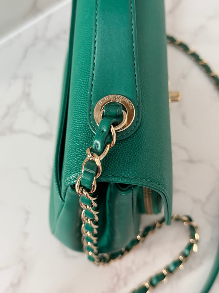 CHANEL series 23 Green Caviar LGHW Medium Business Affinity Flap Bag