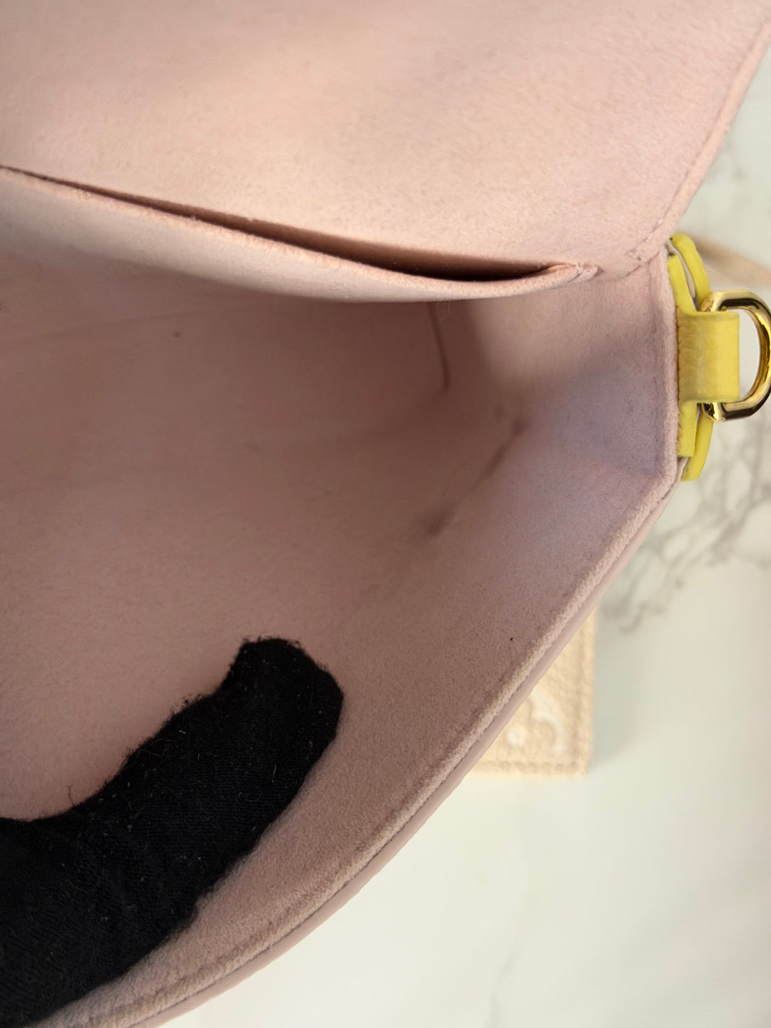 LOUIS VUITTON LV Pochette Felicie 2022 Pink/Beige/Yellow Emprinte Leather