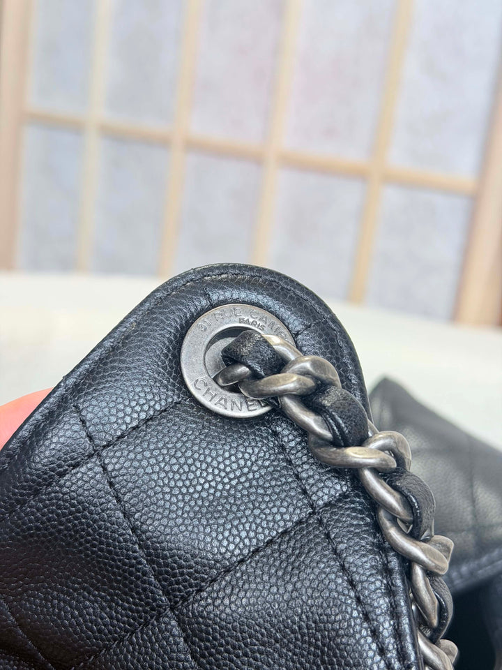 CHANEL Black Caviar Ruthenium Hardware 25 Hobo Bag size SMALL