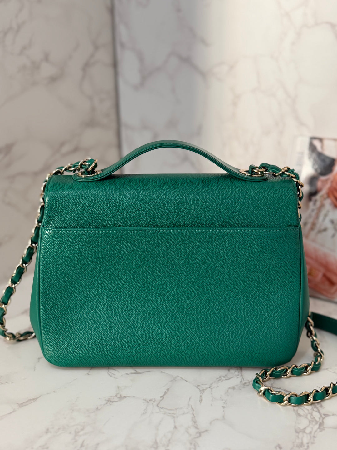 CHANEL series 23 Green Caviar LGHW Medium Business Affinity Flap Bag