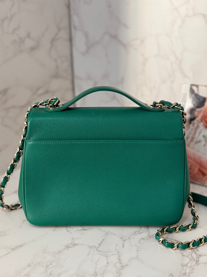 CHANEL series 23 Green Caviar LGHW Medium Business Affinity Flap Bag