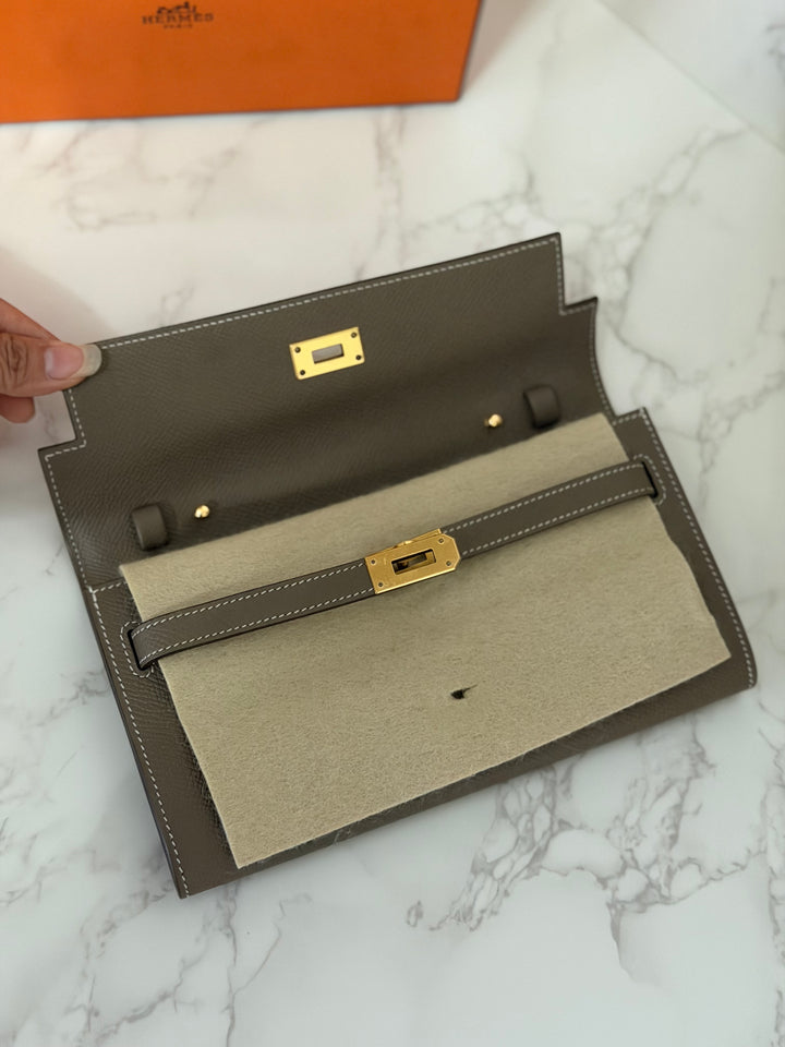 HERMES Kelly To Go Etoupe Epsom Leather GHW stamp B 2023