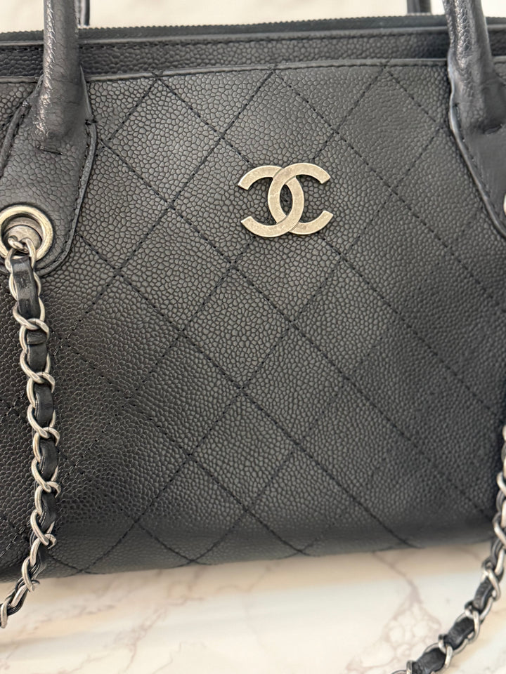 CHANEL series 23 Black Caviar Ruthenium HW Tote Bag with Shoulder Chain strap