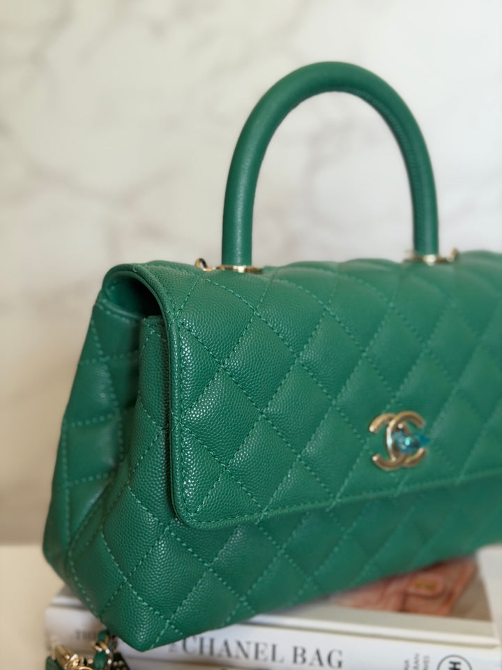 CHANEL 22A Green Caviar LGHW Coco Handle Flap Bag size Small 2022