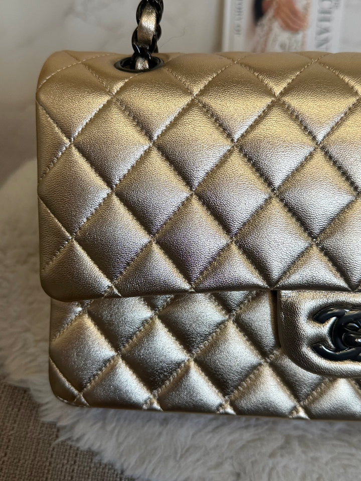 CHANEL series 31 Gold Metallic Lambskin So Black Hardware Medium ML timeless Classic Double Flap Bag 2020/2021