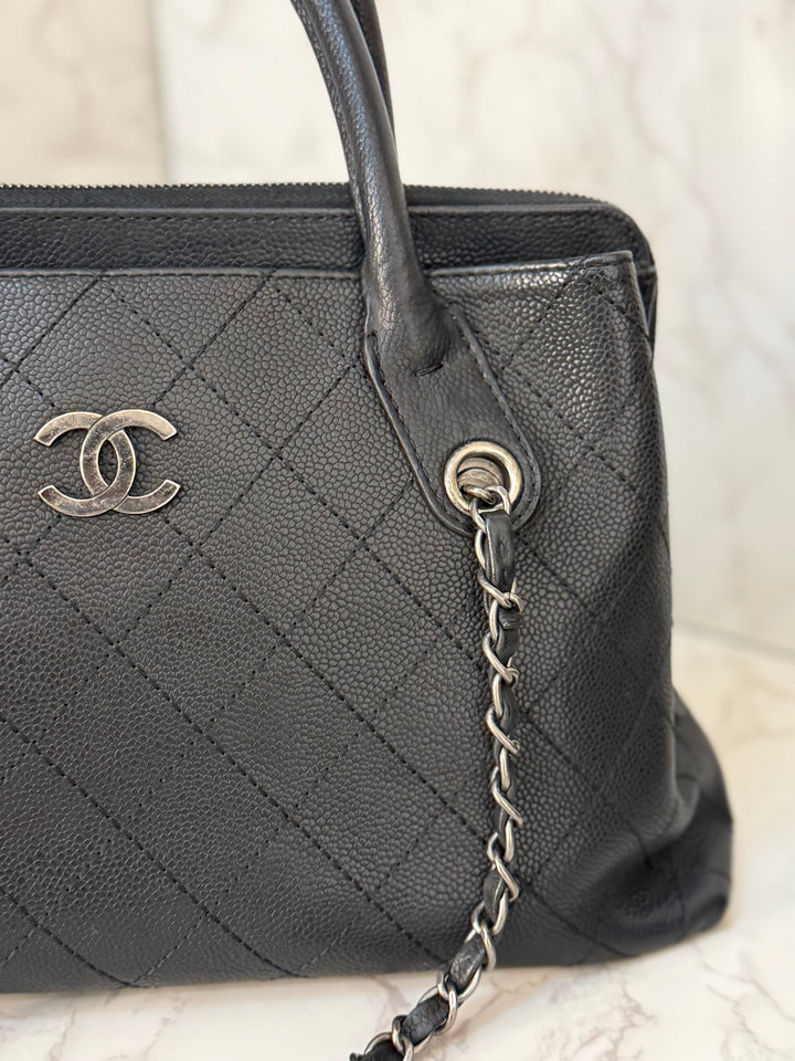 CHANEL series 23 Black Caviar Ruthenium HW Tote Bag with Shoulder Chain strap