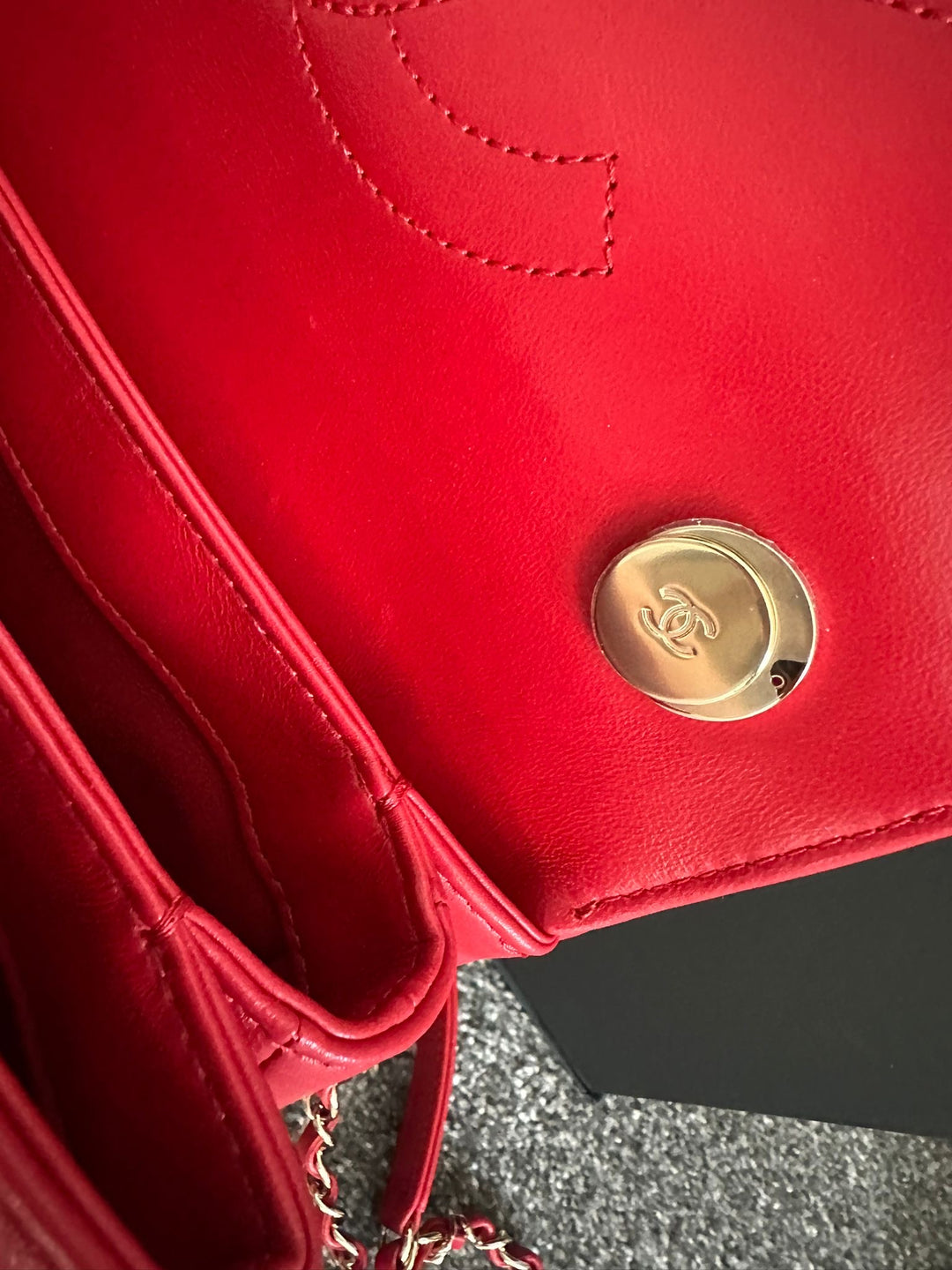 Chanel 21S Series 29 True Red Lambskin LGHW Trendy CC Flap Bag size Small