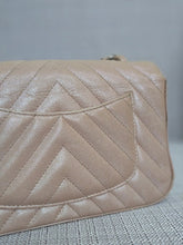 Load image into Gallery viewer, Chanel series 24 17B 2017 Fall/Winter Collection Iridescent Rose Gold Caviar Silver hardware Chevron Mini Rectangular Flap Bag
