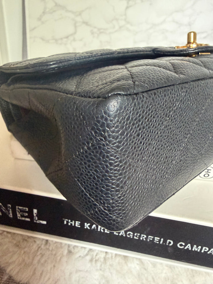 CHANEL series 16 Black Caviar GHW Medium ML Timeless Classic Double Flap bag 2011/2012