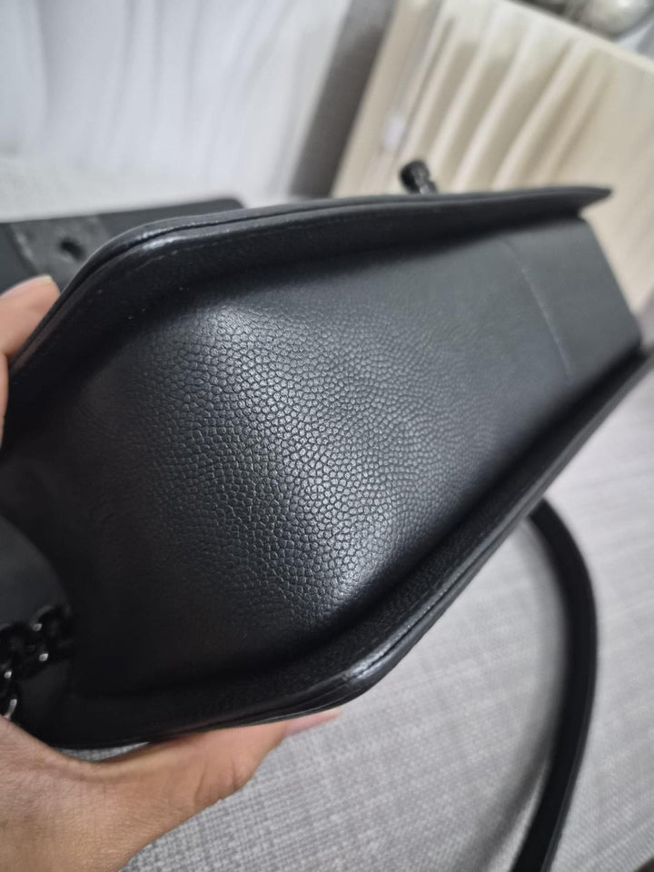 CHANEL Series 25 Black Caviar So Black Hardware Old Medium Le Boy Bag 2017/2018