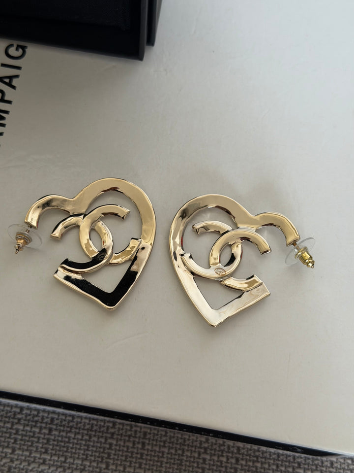 CHANEL Light Gold Heart Earrings 2022