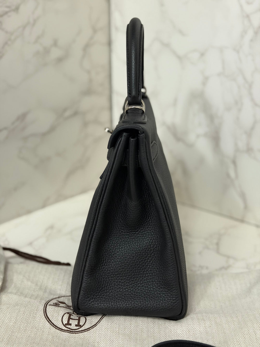 HERMES Noir Black Togo Leather with Palladium Hardware Kelly 28 Retourne Bag Stamp R 2014