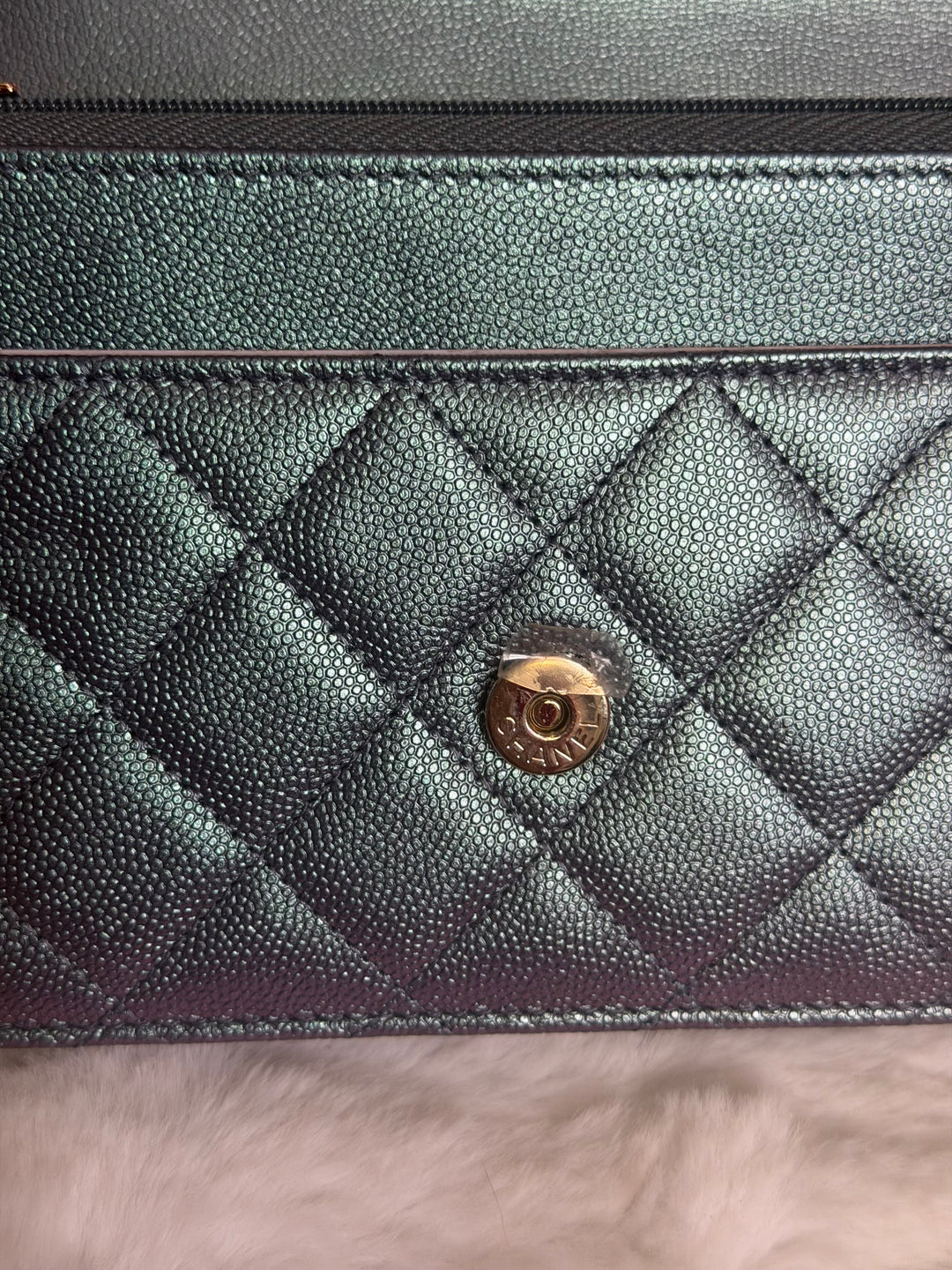 CHANEL 22P Iridescent Purple Caviar LGHW 2022 Classic Wallet On Chain (WOC)