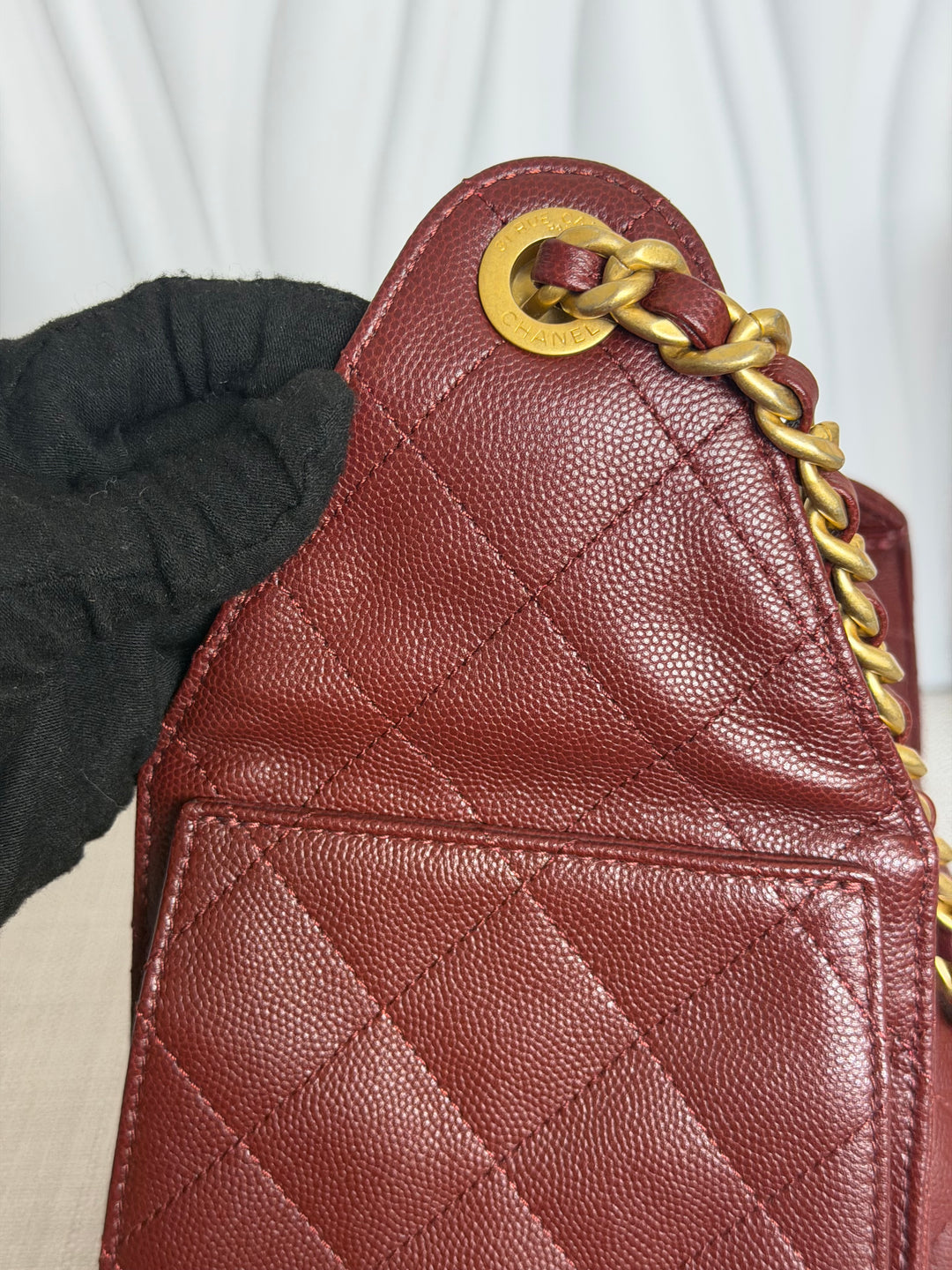 CHANEL 25A Burgundy Caviar Aged GHW 25 Hobo Bag Size SMALL