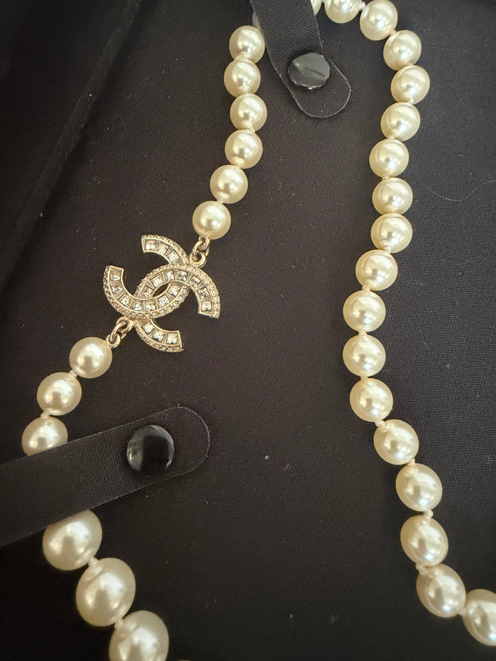 CHANEL Graduated Faux Pearl CC Necklace GHW