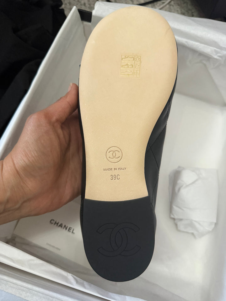 CHANEL Coco Beach 2026 26S Black Lambskin White CC Logo Ballerina Shoes size EU39C TTS