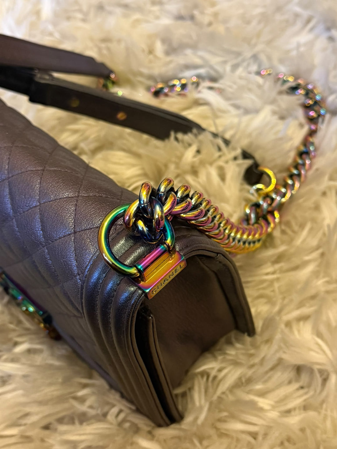 CHANEL series 21 16C Mermaid Iridescent purple caviar Rainbow hardware Le Boy Flap Bag Old Medium size