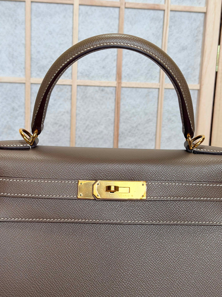 HERMÈS Kelly 28 Etoupe Epsom Sellier GHW Stamp Y 2020