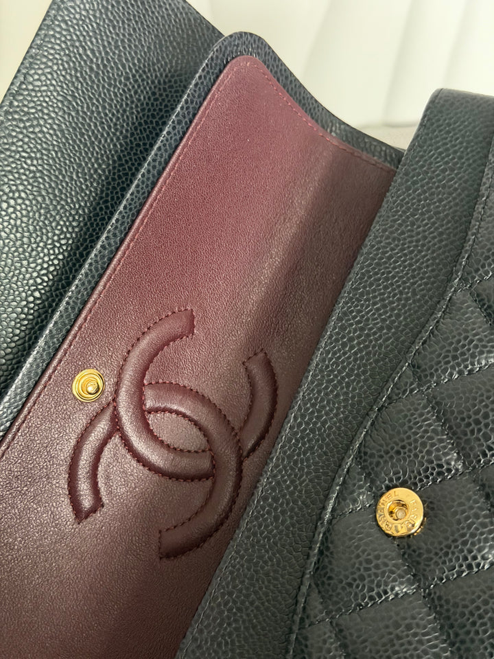 CHANEL 2022 Black Caviar GHW Timeless Classic Medium ML 11.12 Double Flap Bag