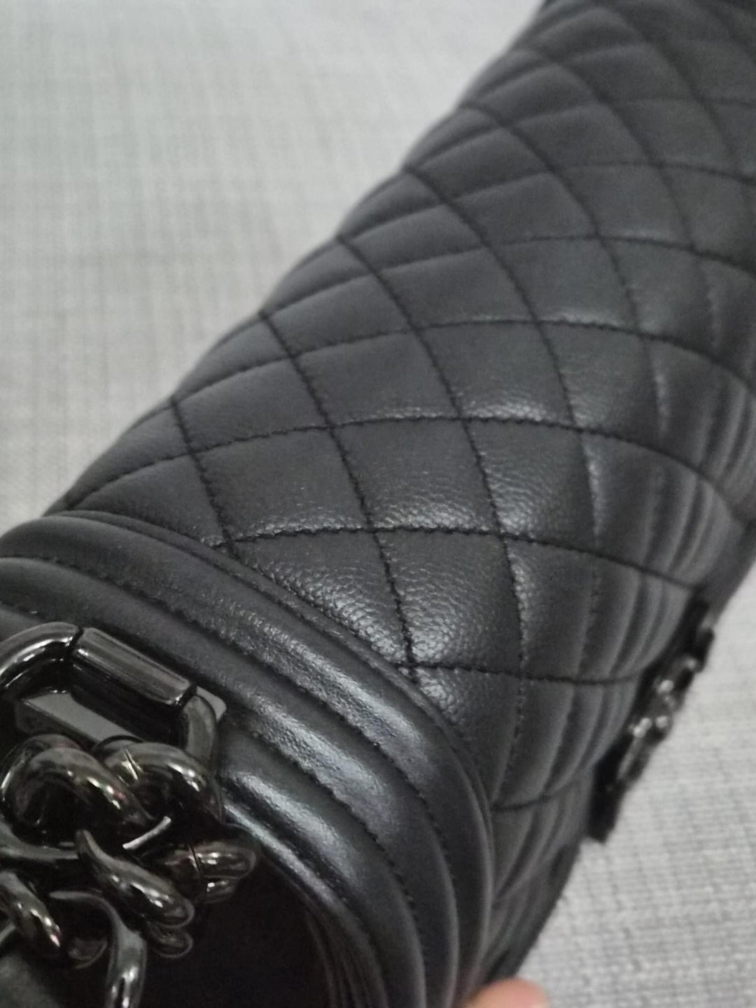 CHANEL Series 25 Black Caviar So Black Hardware Old Medium Le Boy Bag 2017/2018