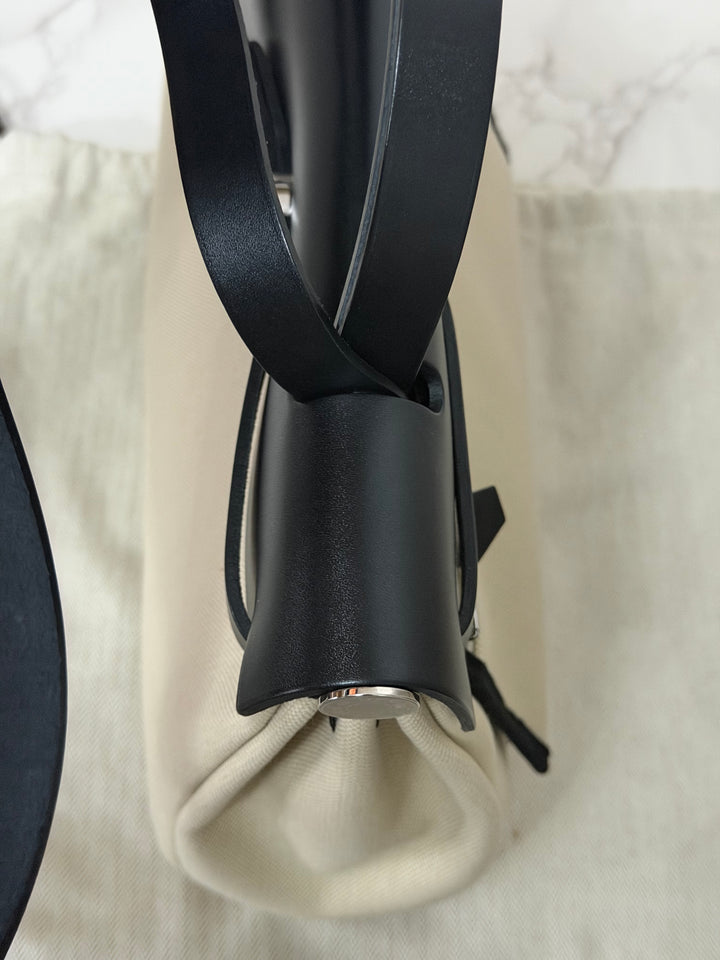 Hermes Herbag Zip 31 Bag in Noir/Beton Palladium Hardware