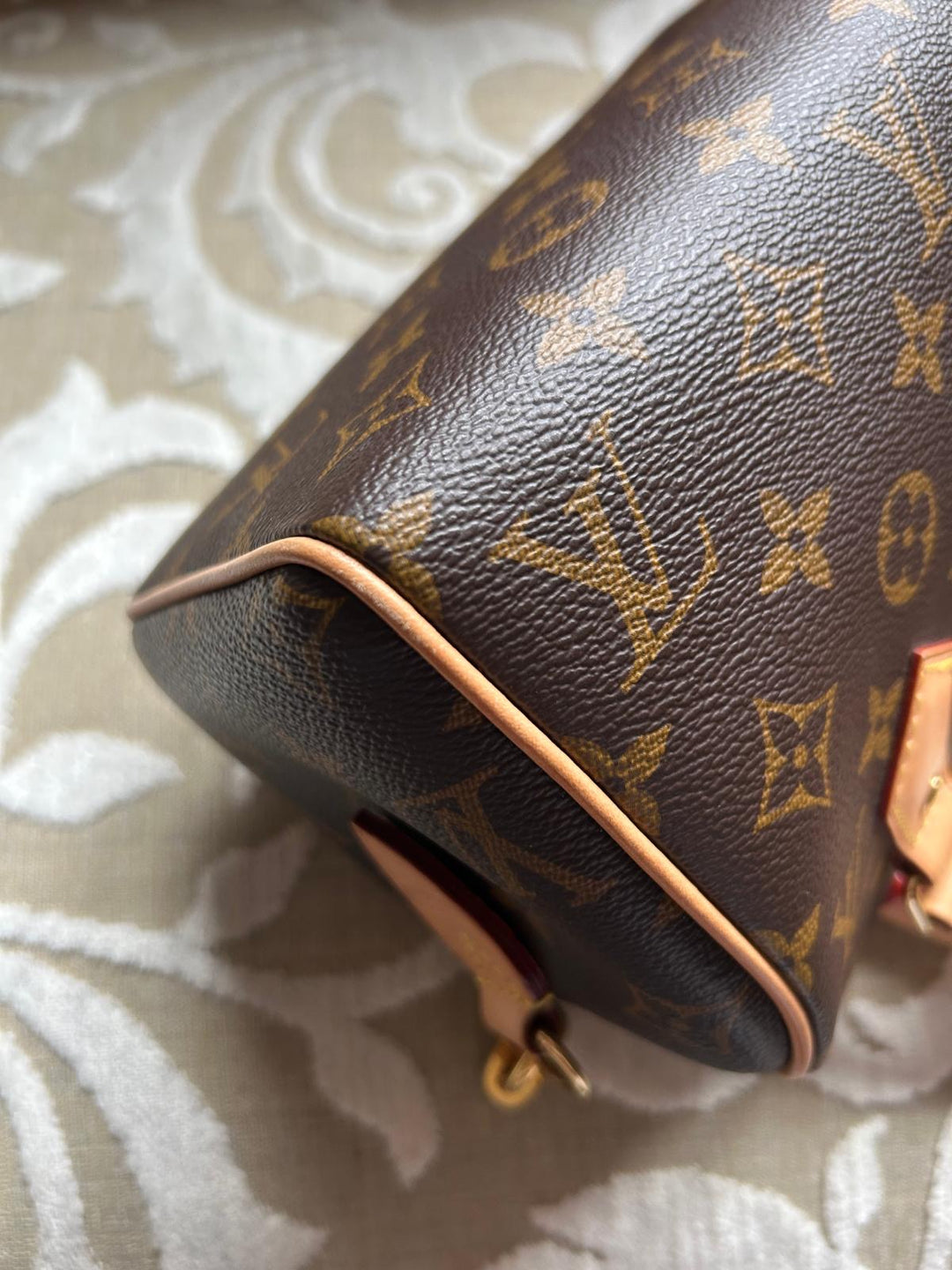 LOUIS VUITTON Speedy 20 with Guitar Strap