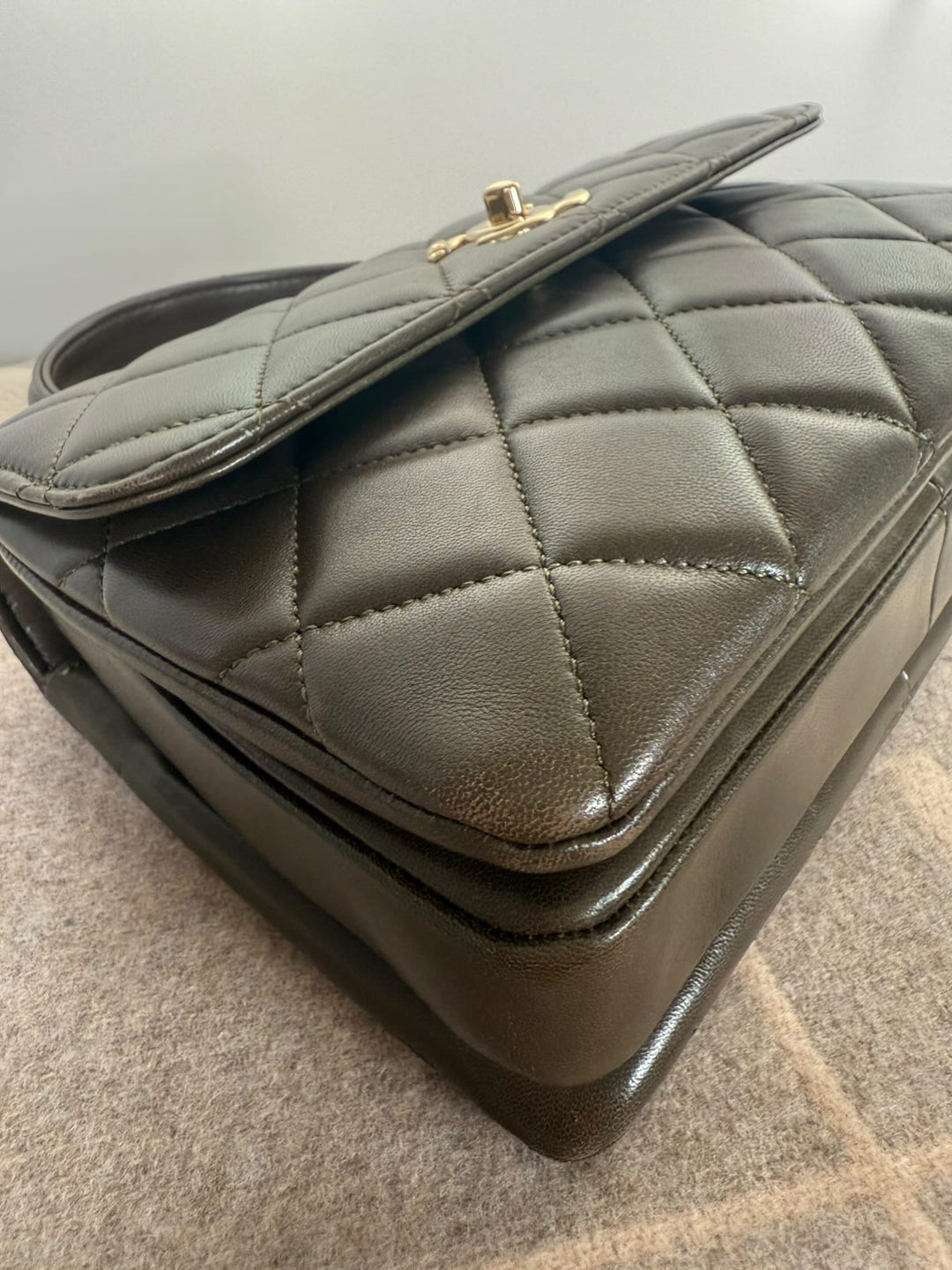 CHANEL series 23 2016 Khaki Green Lambskin LGHW Trendy CC Flap bag size Small with detachable chain