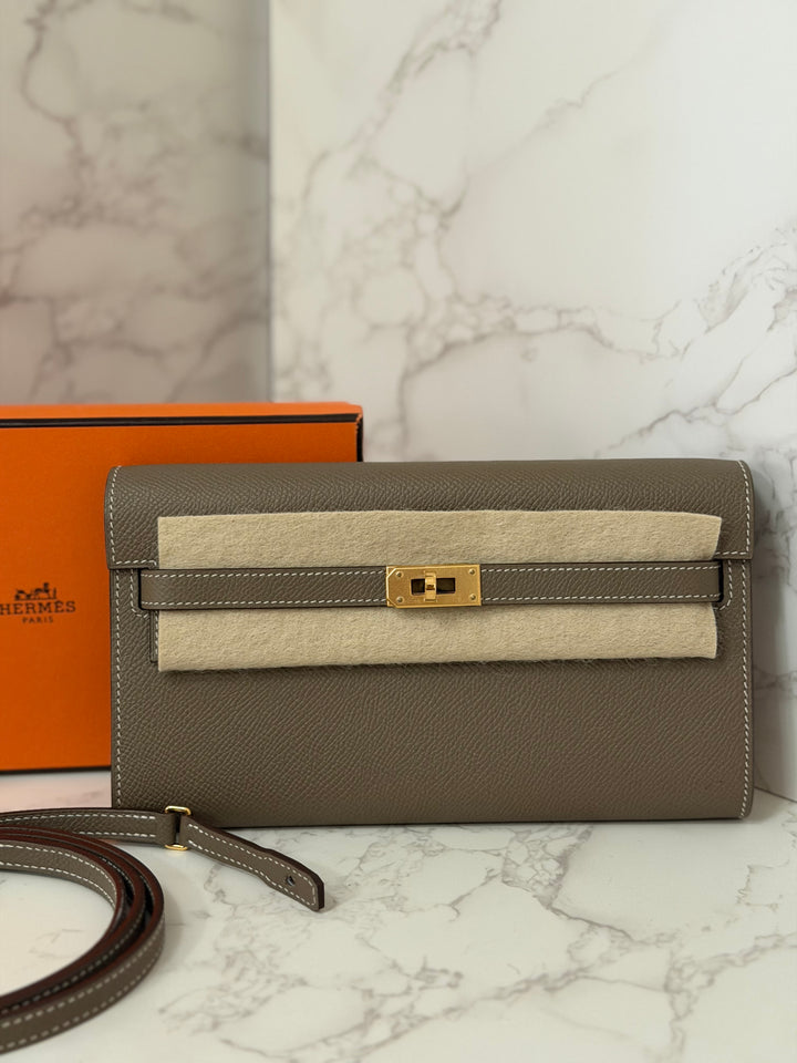 HERMES Kelly To Go Etoupe Epsom Leather GHW stamp B 2023