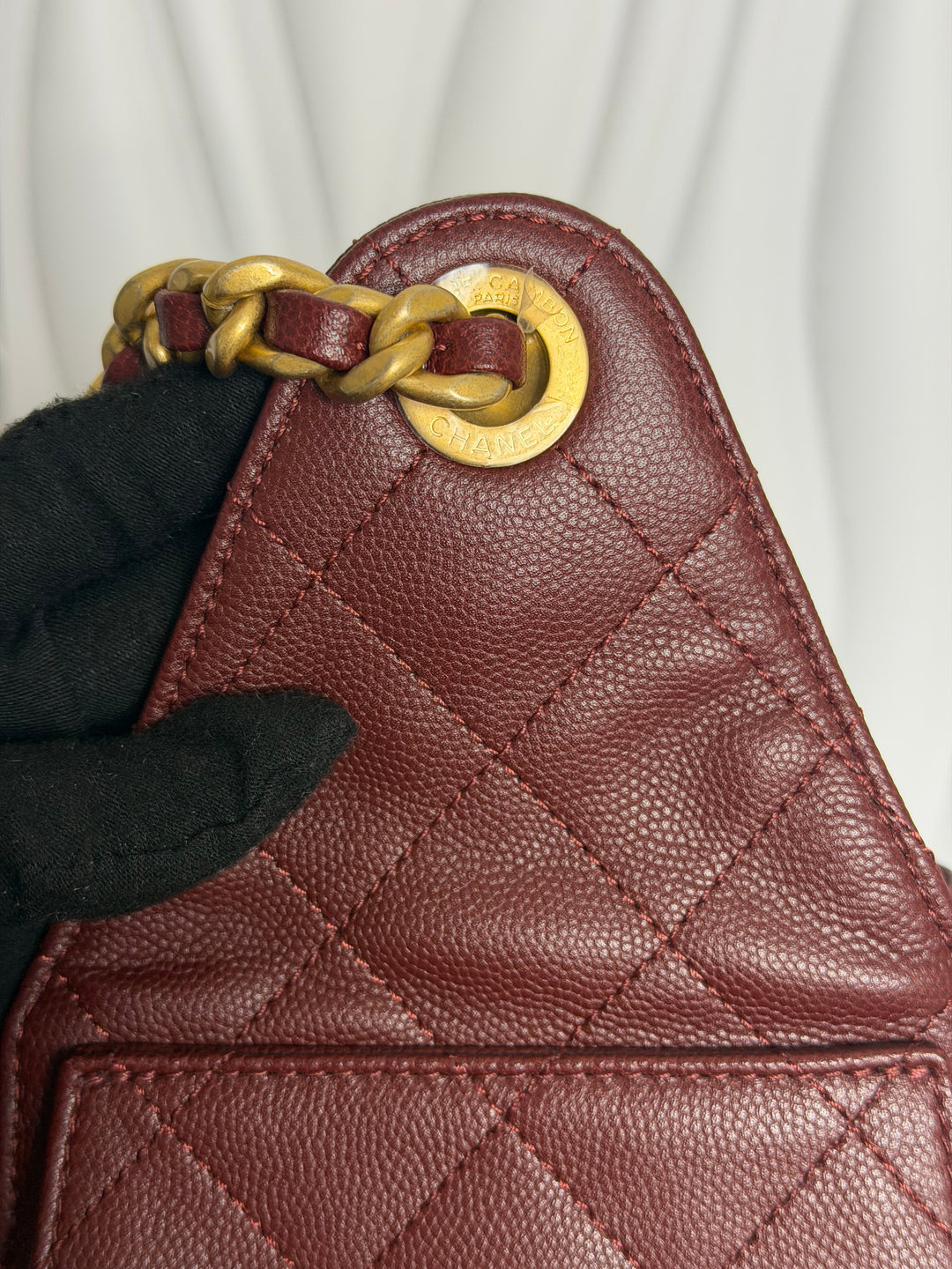 CHANEL 25A Burgundy Caviar Aged GHW 25 Hobo Bag Size SMALL