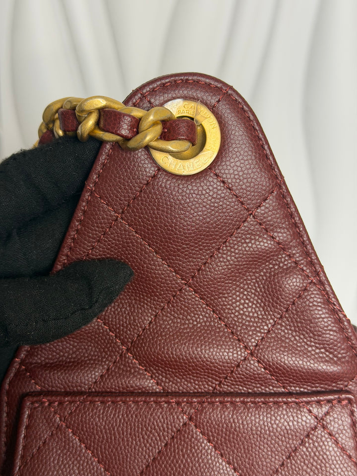 CHANEL 25A Burgundy Caviar Aged GHW 25 Hobo Bag Size SMALL