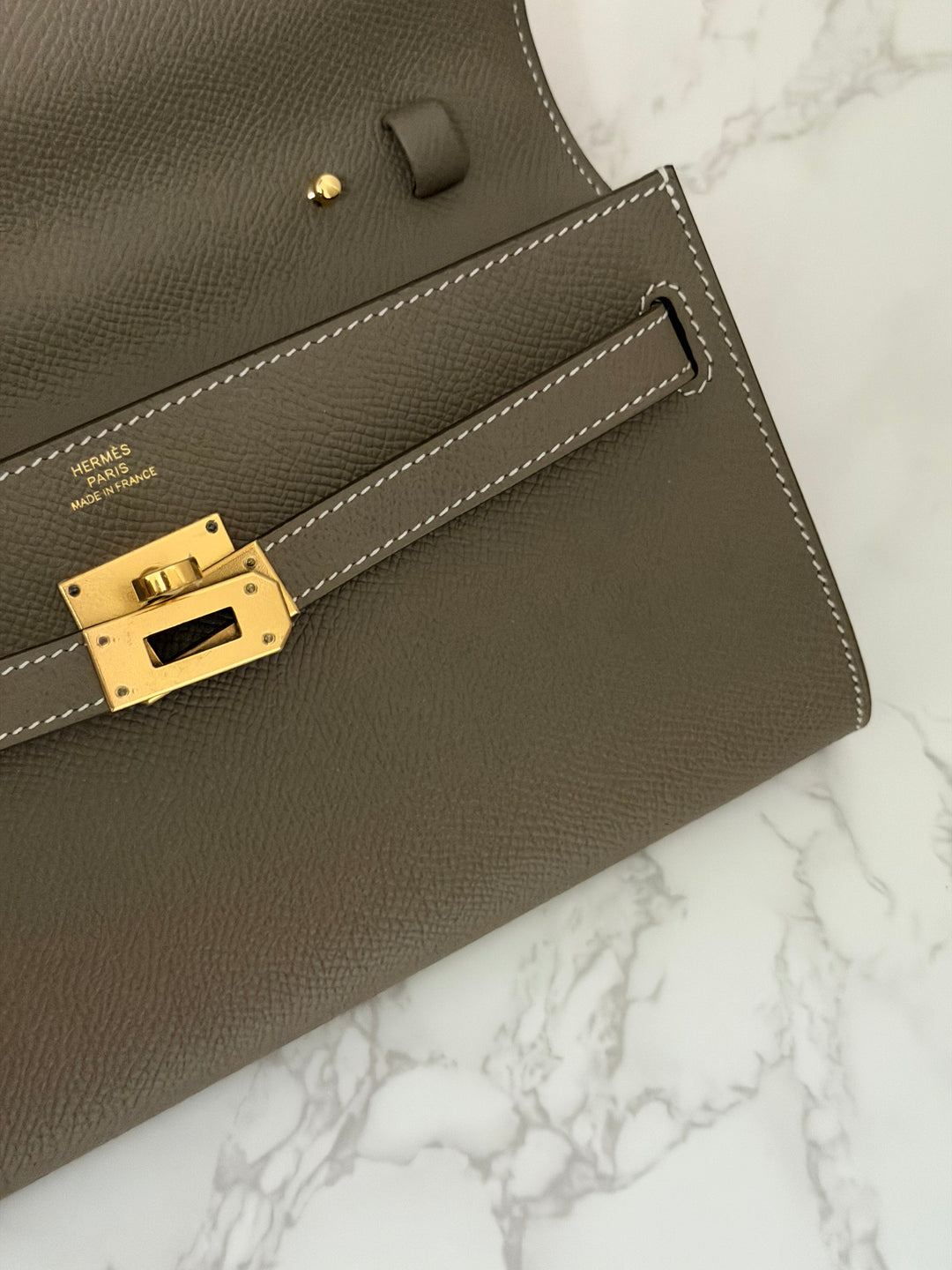 HERMES Kelly To Go Etoupe Epsom Leather GHW stamp B 2023