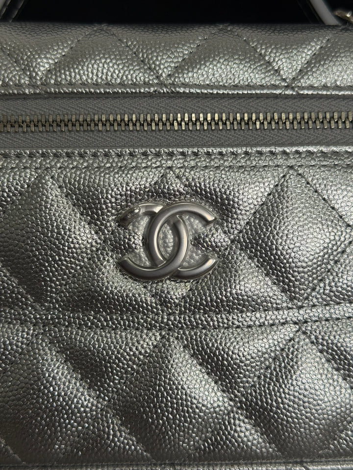 CHANEL 26C Silver Caviar SHW Long Vanity with detachable chain 2025/2026